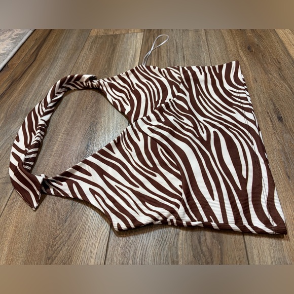 River Island Safari Zebra Print cropped halter top - Picture 4 of 8